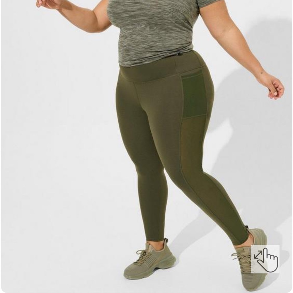 NWT Torrid Performance Leggings